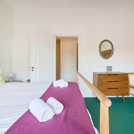 아파트 Nostalgic 70s W Sunset Balcony, By Timecooler