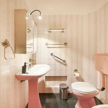 Nostalgic 70s W Sunset Balcony, By Timecooler 아파트