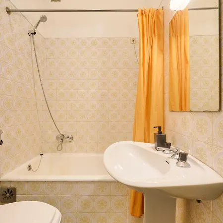 Nostalgic 70s W Sunset Balcony, By Timecooler דירה ליסבון