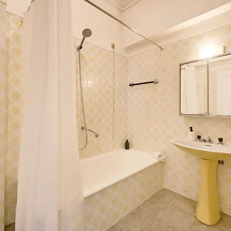 Nostalgic 70s W Sunset Balcony, By Timecooler ליסבון