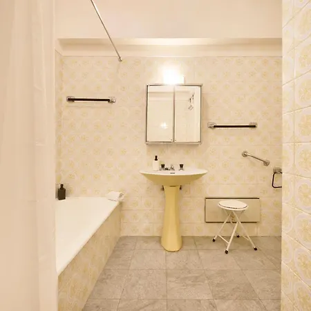 Nostalgic 70s W Sunset Balcony, By Timecooler ליסבון